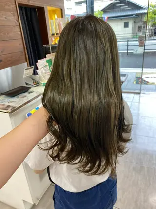 ミディアム カラー ヘアアレンジ HAIRSALONLOOP所属・川上 麻梨阿のヘアスタイル