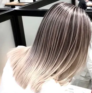 カラー ALBUM IKEBUKURO所属・トップスタイリスト レイヤーカットのヘアスタイル