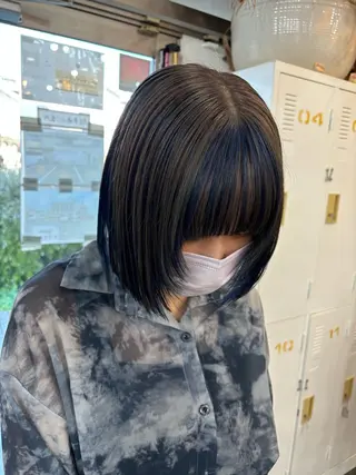 ミディアム カラー LOMARLIE JURIAのヘアスタイル