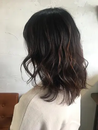 セミロング 松田 由紀子のヘアスタイル