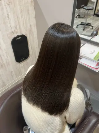 ロング 𝗕𝗼𝗻𝗵𝗲𝘂𝗿西梅田所属・ノンダメージ® 稲垣  いおりのヘアスタイル