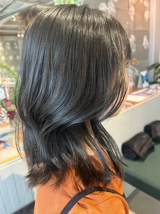 ミディアム カラー 廣瀬 ちよみのヘアスタイル