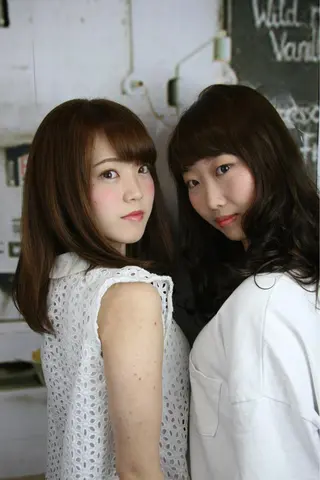 ミディアム anyhow academyのヘアスタイル