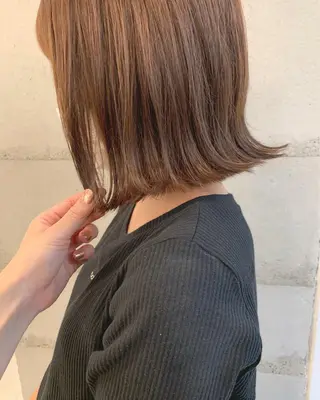 ショート カラー 透明感/オリーブ/ グレージュ/YUKAのヘアスタイル