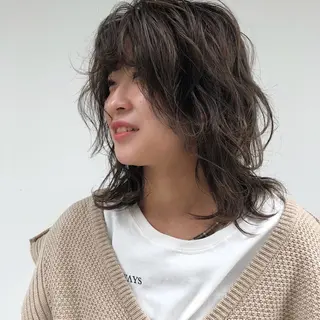 セミロング カラー ZOA classic hair所属・東 みのりのヘアスタイル