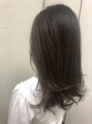ミディアム カラー 艶カラー◎矯正⭐髪診 断#天王寺区@山本
のヘアスタイル