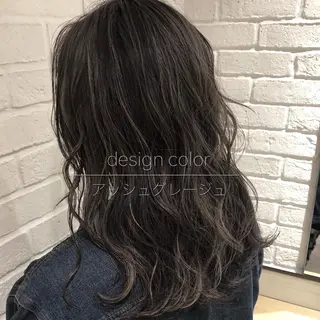 セミロング フジサキ ケンのヘアスタイル