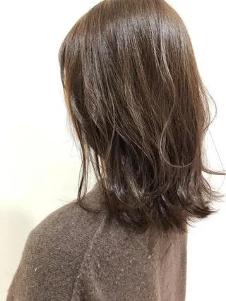 ミディアム カラー 相原 美咲のヘアスタイル