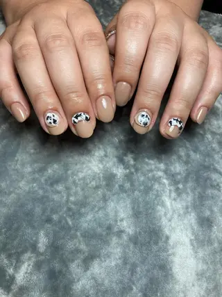 ネイル ou's nail salon所属・小林 桜のネイルデザイン