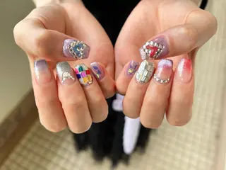 ミディアム ネイル ✴︎ Delightのネイルデザイン