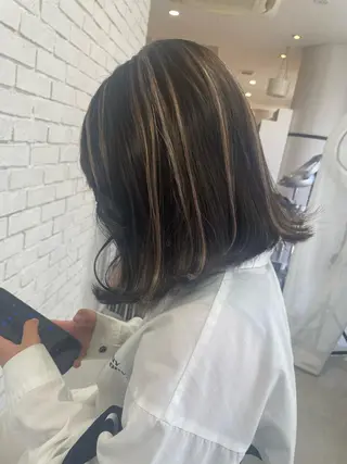 セミロング カラー 艶ハイトーン👑♡ NATSUKIのヘアスタイル