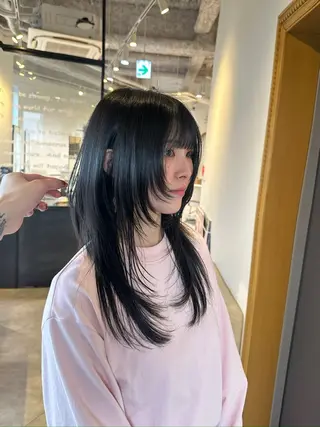 ミディアム 大阪ウルフカット ハッシュカットのヘアスタイル