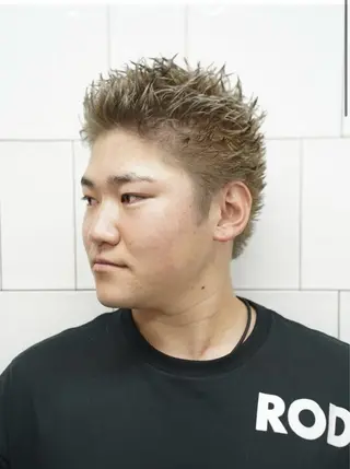 ショート カラー メンズ Merican barbershop kobe所属・永戸 新汰の眉毛・アイブロウイメージ