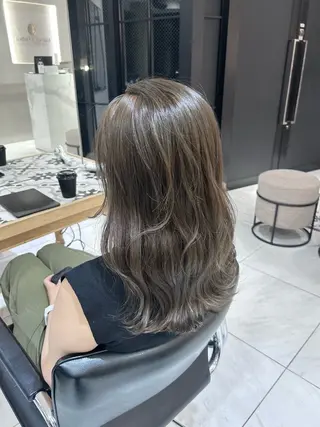 カラー miko🪽地毛風/ ハイトーン/レイヤーのヘアスタイル