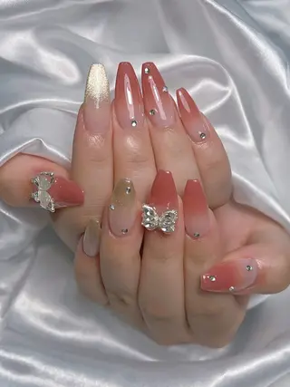 ネイル LEELA NAIL STUDIO所属・LEELA NAIL STUDIOのネイルデザイン