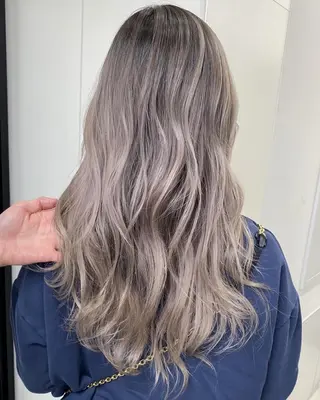 セミロング カラー パーマ ヘアアレンジ 公式 Ease by amble luxeのヘアスタイル