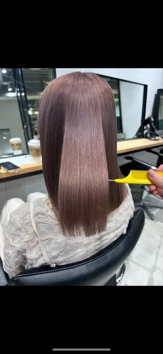 ミディアム ブリーチ/ハイトーン /大人バレイヤージュのヘアスタイル