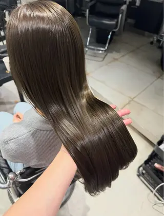 ロング カラー パーマ ヘアアレンジ 透明感/オリーブ/ グレージュ/YUKAのヘアスタイル