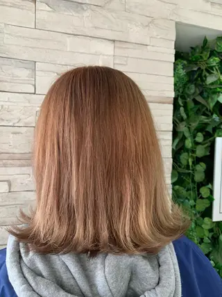 ミディアム 韓国ヘア×ハイトーン AYA💫のヘアスタイル