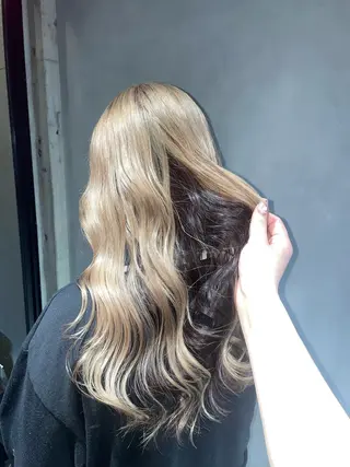 ロング カラー 暖色/ハイトーン/ カラー/HBLのヘアスタイル