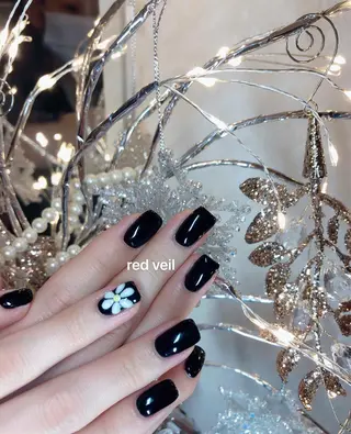 ミディアム ネイル 長さ出し専門 nynaのネイルデザイン