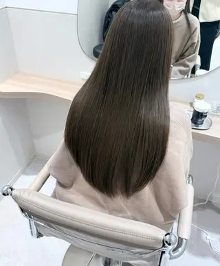 ロング SALOWIN  吉祥寺店所属・くすみベージュカラー 🪻HARUKAのヘアスタイル