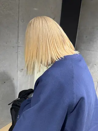 ミディアム カラー Yahiko ハイトーンのヘアスタイル