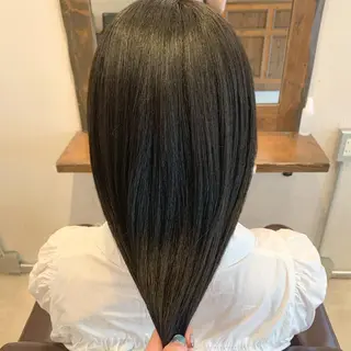 ロング カラー 透明感/オリーブ/ グレージュ/YUKAのヘアスタイル