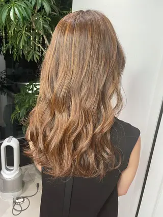 ロング カラー stair:case 武蔵小杉店所属・艶カラーリスト 牛込萌香のヘアスタイル