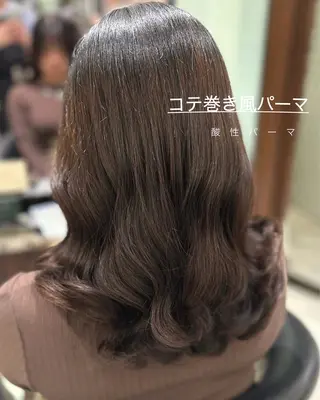 ミディアム パーマ コテ巻き風パーマ✨ 韓国ヘア🤎近下菜央のヘアスタイル