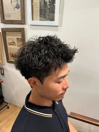 ショート メンズ 與座 小遥のヘアスタイル