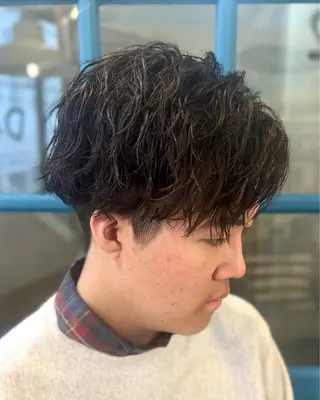 パーマ メンズ ショート、韓国メンズ ヘアのかつらぎのヘアスタイル