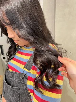 セミロング カラー ナチュラル透明感🌱 小山美樹子のヘアスタイル