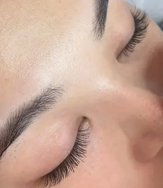 マツエク・マツパ LB美容サロン　池袋東口店所属・古賀 みゆのマツエク・マツパデザイン