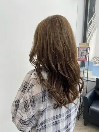 ロング カラー 瀧下 唯のヘアスタイル