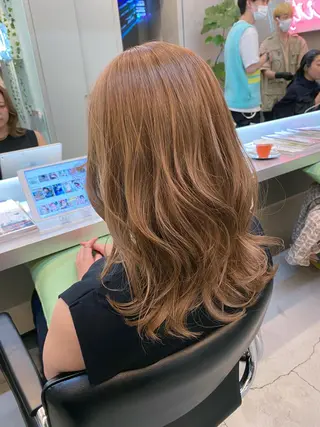 ミディアム カラー 岡野 静華のヘアスタイル