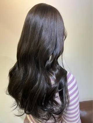 カラー イシイ ハルナ 🤍のヘアスタイル