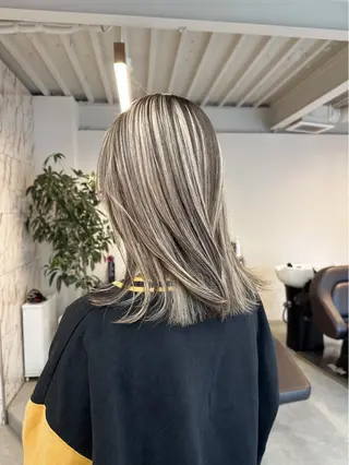 ミディアム カラー ハイトーン×似合わせ 🌱中川慎之介のヘアスタイル