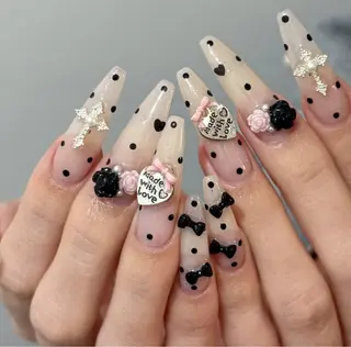 ネイル Chisa Nail Studio所属・リ リのネイルデザイン