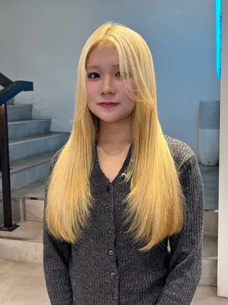 ロング カラー ハイトーン/レイヤー nail 百咲💌のヘアスタイル