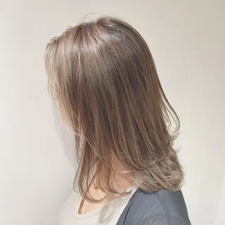 セミロング カラー かりん 🤍のヘアスタイル