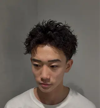 パーマ メンズ SALOWIN梅田茶屋町North店所属・岡田/メンズ特化/パ ーマ&ショートのプロのヘアスタイル