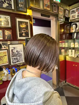 ショート レイヤーカット/ カラー/長谷恵花のヘアスタイル