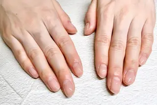 ネイル 濱嶋 結菜のネイルデザイン