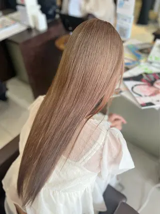 ロング カラー 🩵ハイトーン🩵 緒方美柚のヘアスタイル