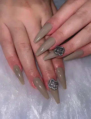 ネイル 高草木 桃香のネイルデザイン