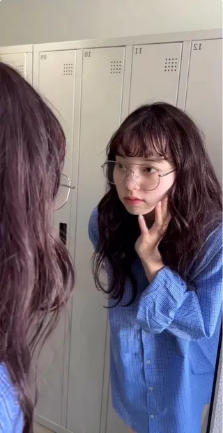 カラー 韓国アンニュイ/ アミのヘアスタイル