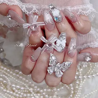 ネイル She   Nail所属・ISA_ BELLAのネイルデザイン