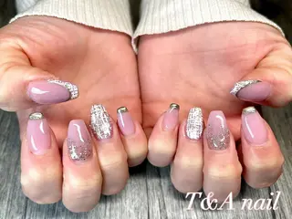 ミディアム ネイル T&A nailのネイルデザイン
