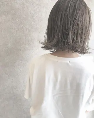 ショート カラー 顔周りレイヤー/韓国 ブリーチminamiのヘアスタイル